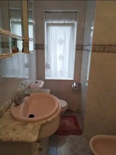 Baño de Piso en venta en Gijón  con Calefacción, Jardín privado y Amueblado
