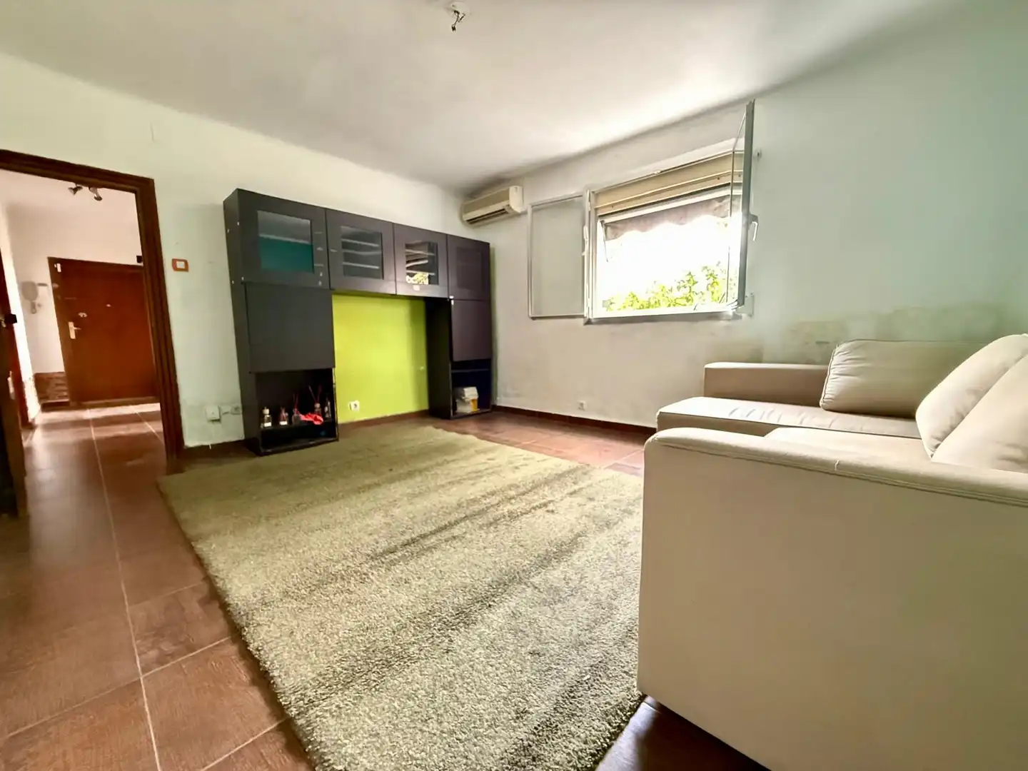 Sala de estar de Piso en venta en  Madrid Capital con Aire acondicionado y Alarma