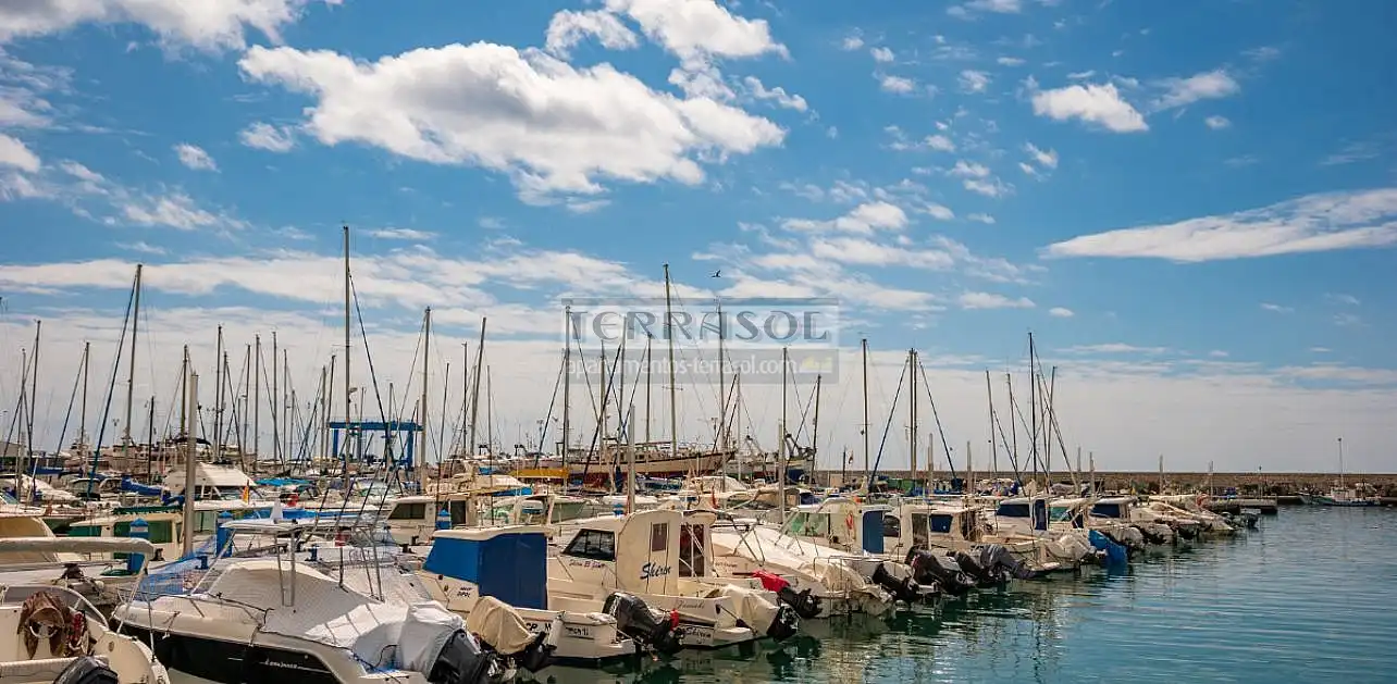 Ático en venta en Vélez-Málaga con Aire acondicionado, Calefacción y Jardín privado