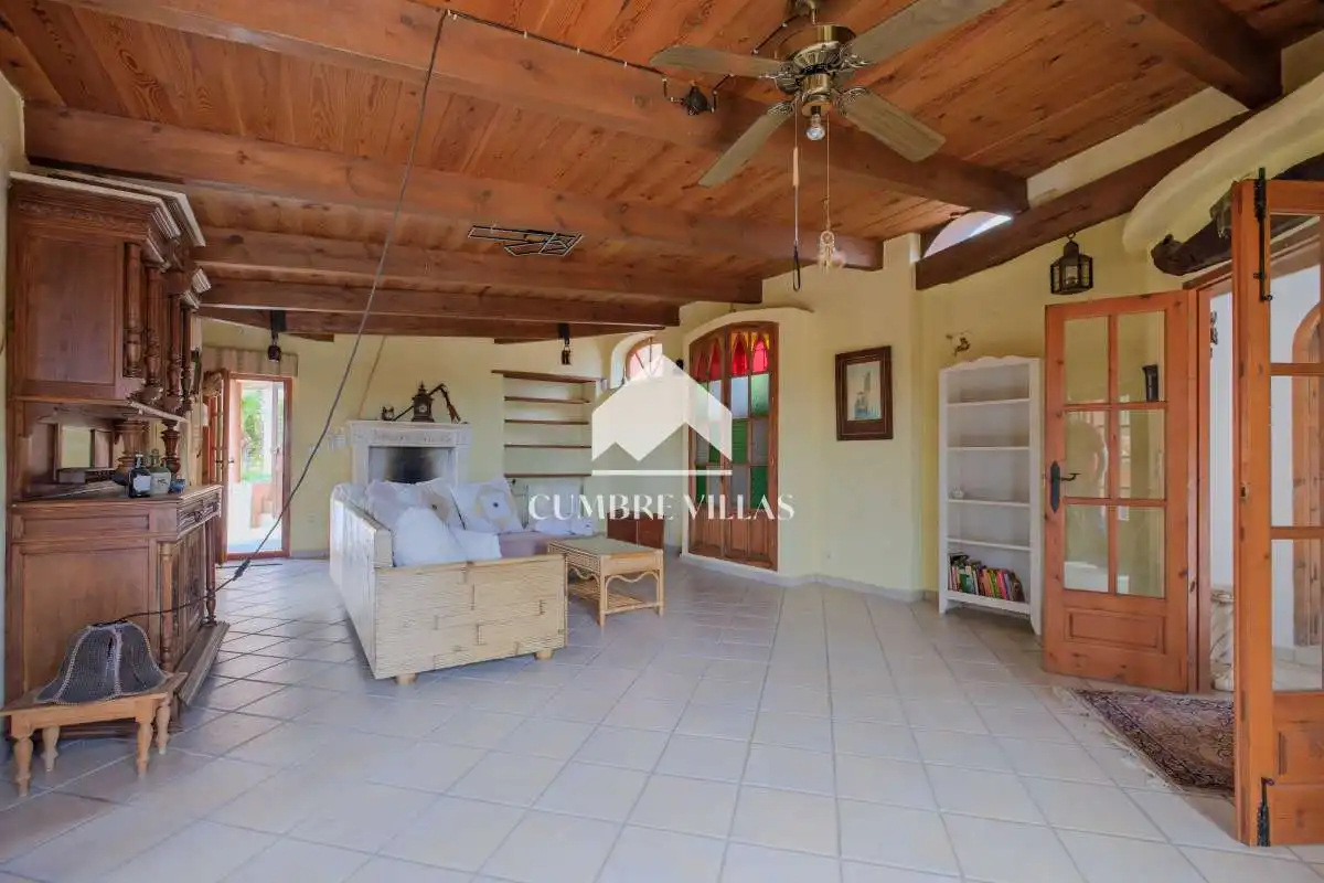 Sala de estar de Finca rústica en venta en Almuñécar con Jardín privado, Terraza y Trastero