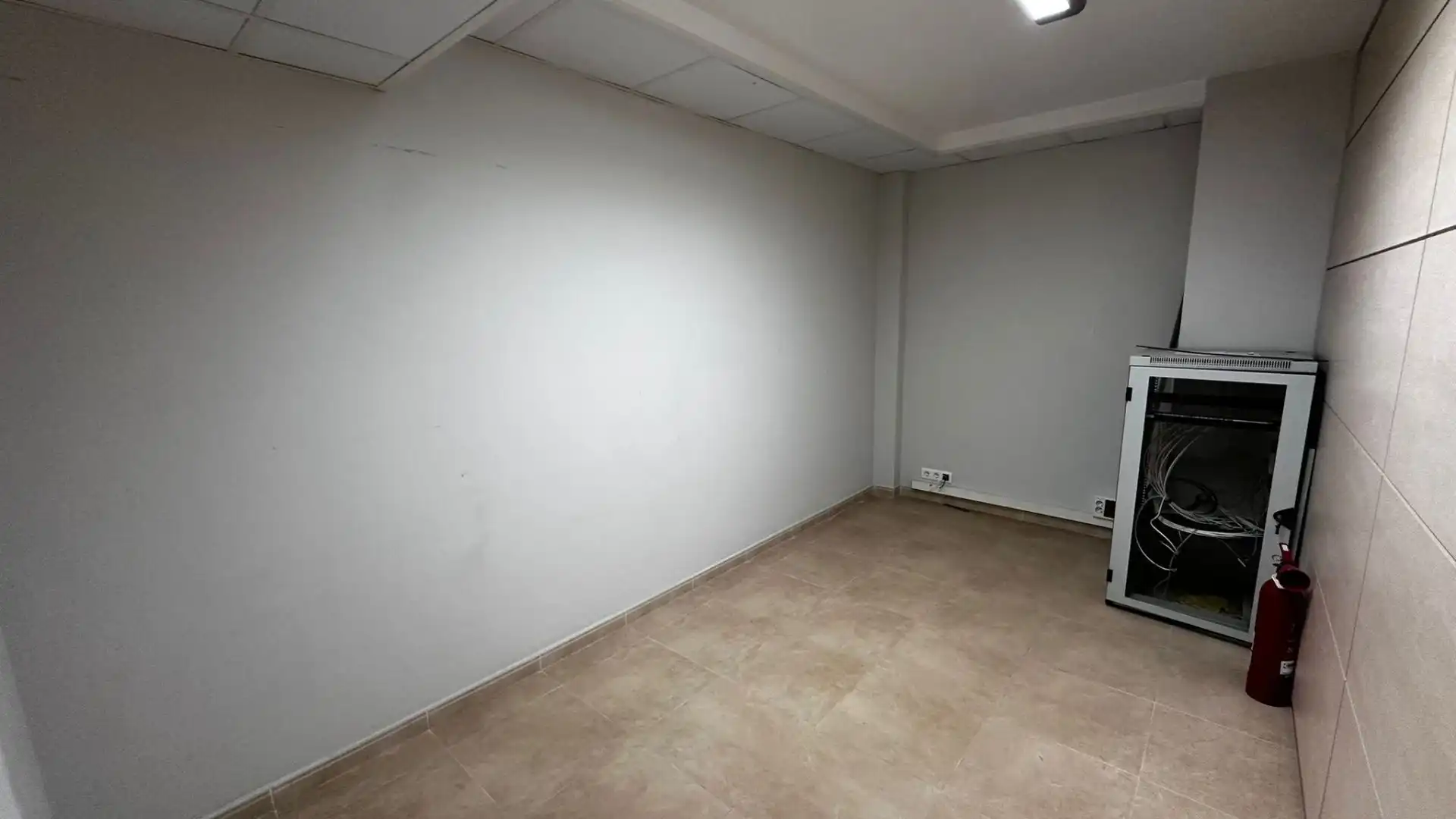 Office for rent in Tortosa  with Air Conditioner
