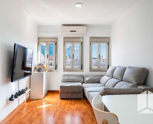 Living room of Flat for sale in  Barcelona Capital  with Heating and Storage room