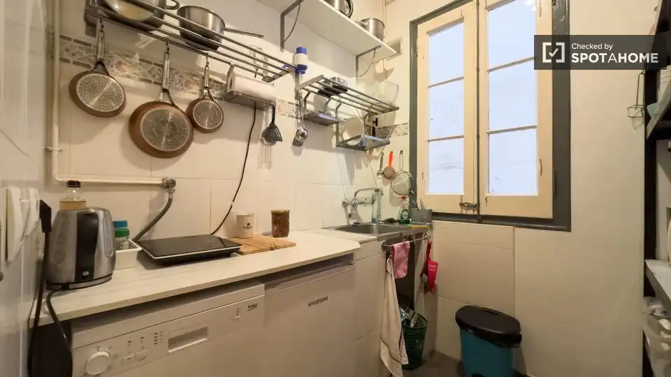 Küche von Wohnung zur Miete in Barcelona mit Klimaanlage, Heizung und Möbliert