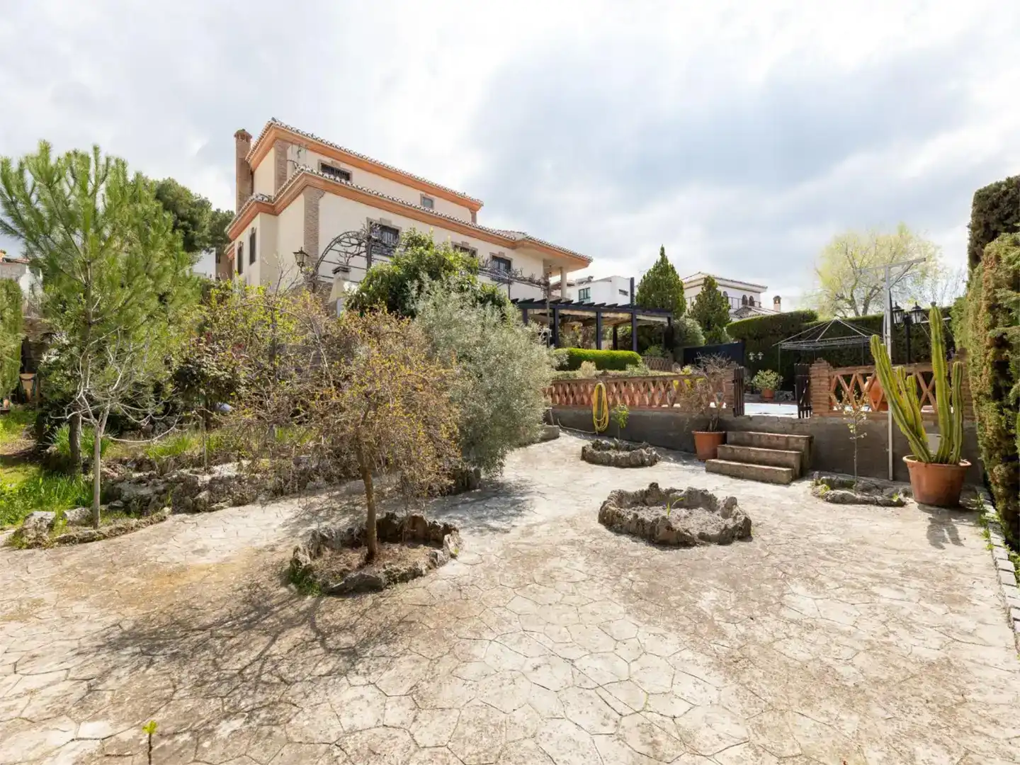 Jardí de Pis en venda en Monachil amb Aire condicionat, Jardí privat i Traster