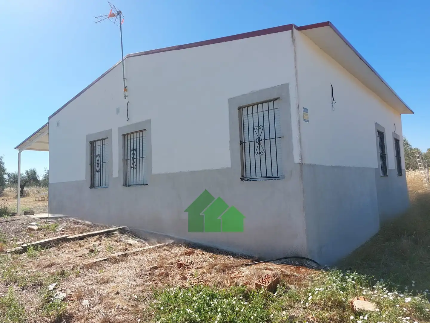Vista exterior de Casa o xalet en venda en Montijo amb Aire condicionat, Traster i TV