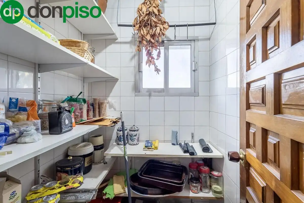 House with pool for sale in Calle GERANEO, imagen 36