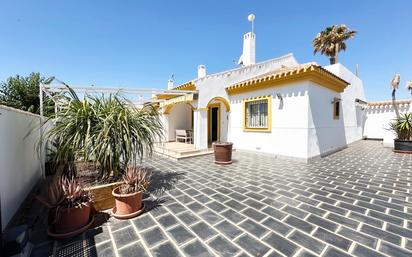 Vista exterior de Casa o xalet en venda en Pilar de la Horadada amb Aire condicionat i Terrassa