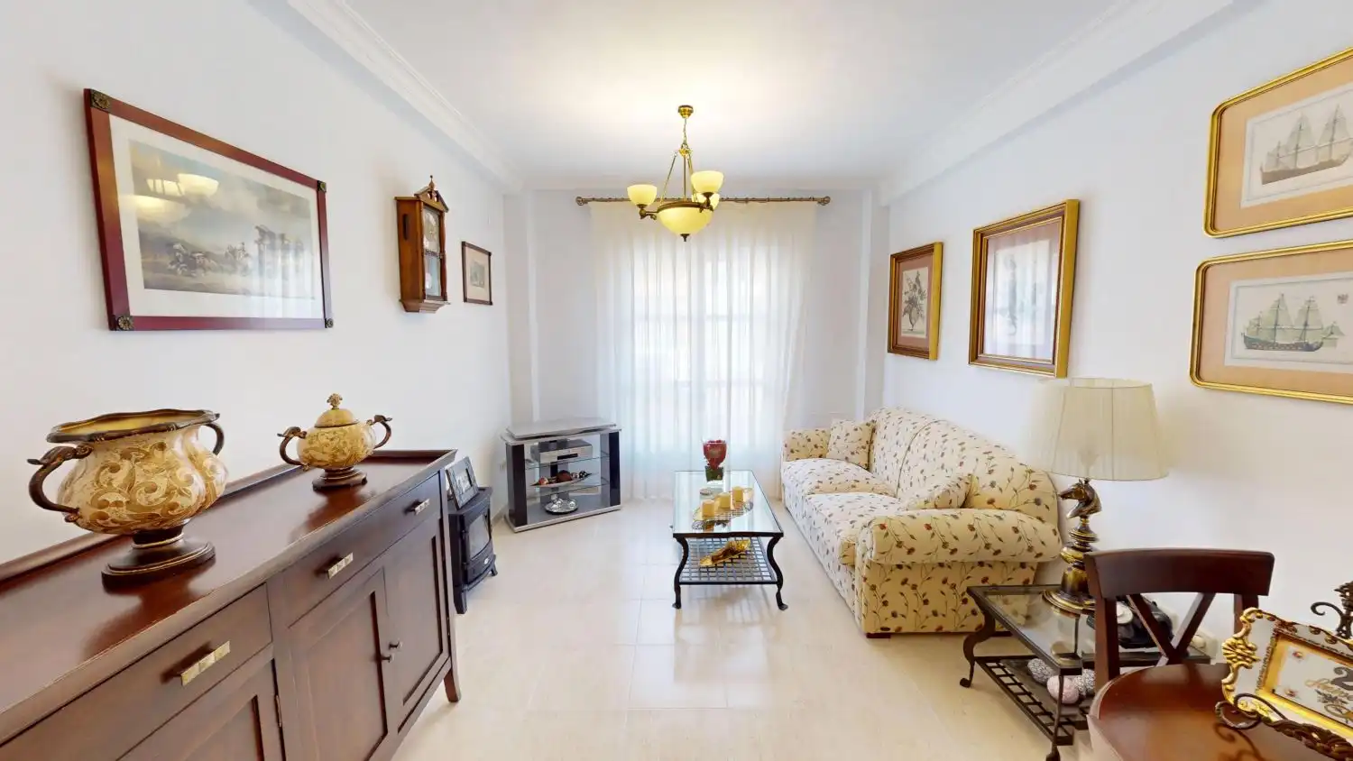 Sala d'estar de Casa o xalet en venda en Alcalá de Guadaira amb Aire condicionat i Terrassa