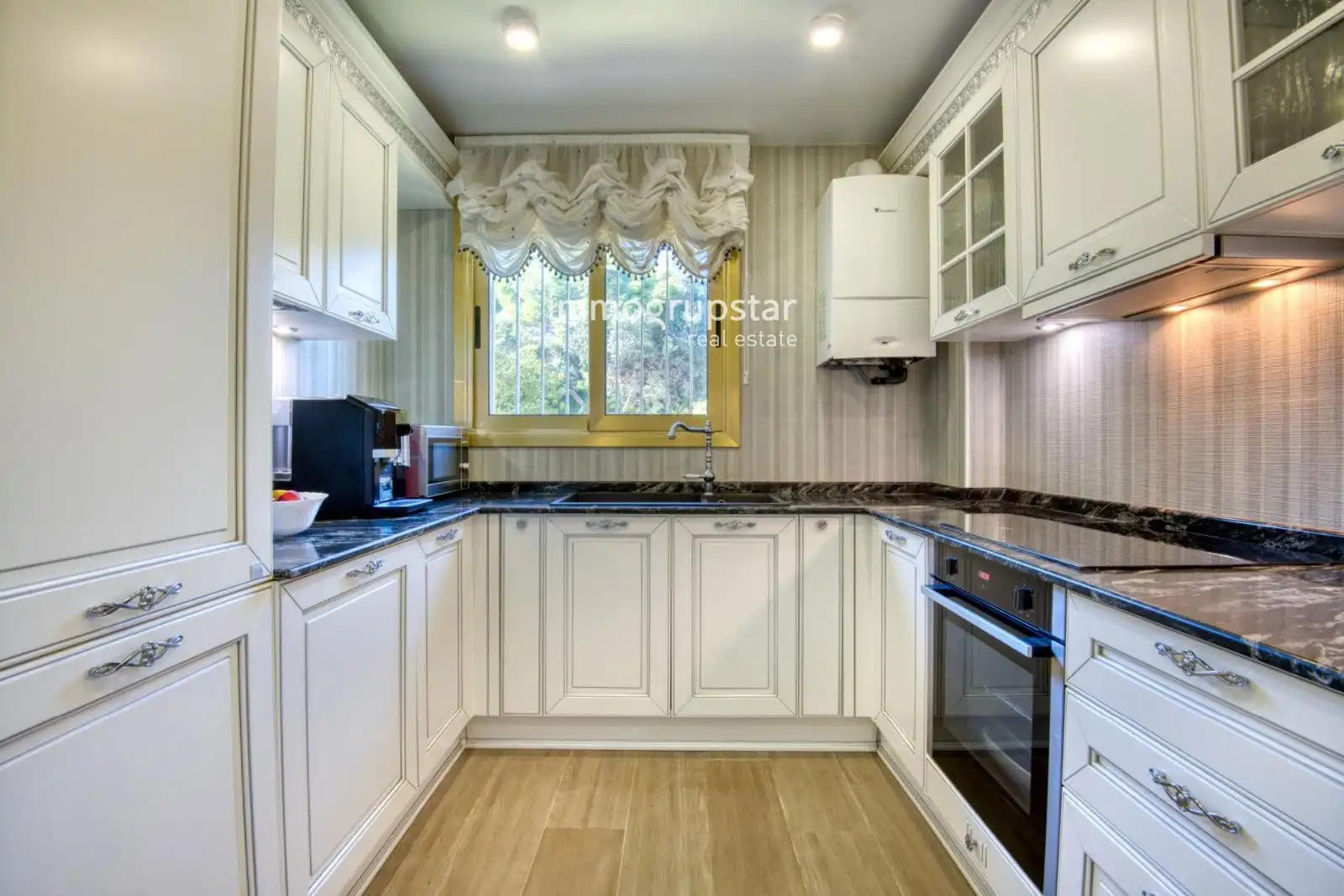 Kitchen of Flat for sale in Sant Feliu de Guíxols  with Air Conditioner, Heating and Terrace