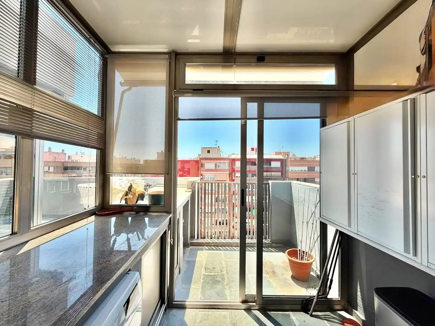 Terrasse von Dachboden zum Verkauf in Alicante / Alacant mit Klimaanlage, Heizung und Terrasse
