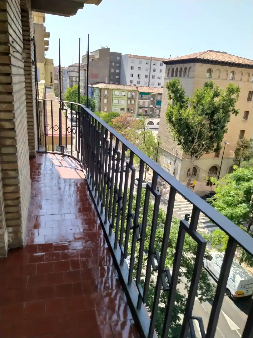 Terraza de Piso de alquiler en Zaragoza con Calefacción, Amueblado y Horno
