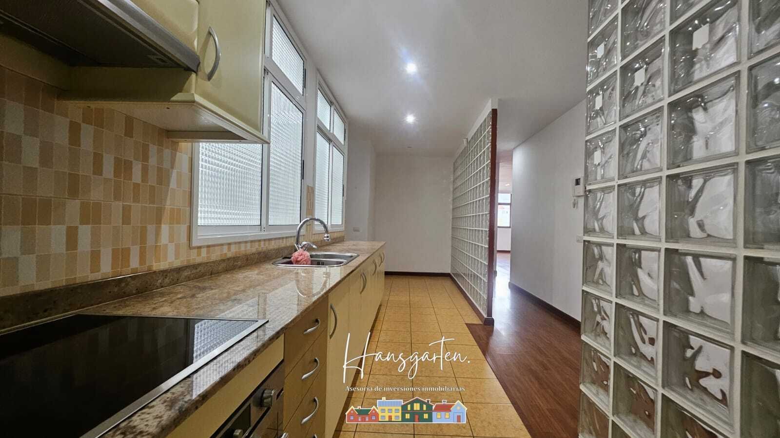 Kitchen of Flat to rent in Las Palmas de Gran Canaria  with Heating