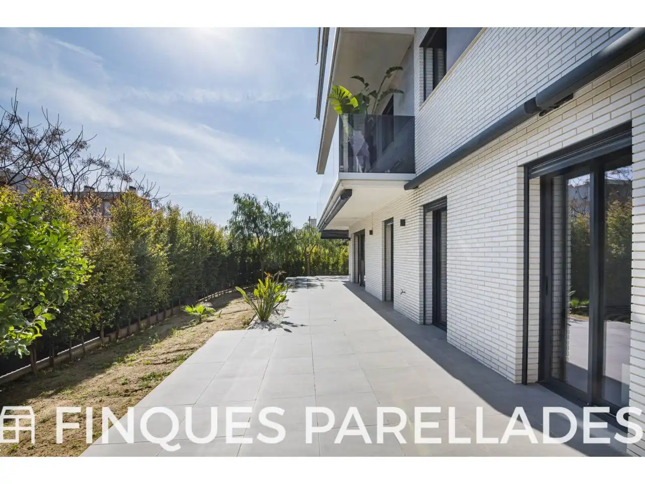 Vista exterior de Piso en venta en Sitges con Aire acondicionado, Calefacción y Jardín privado