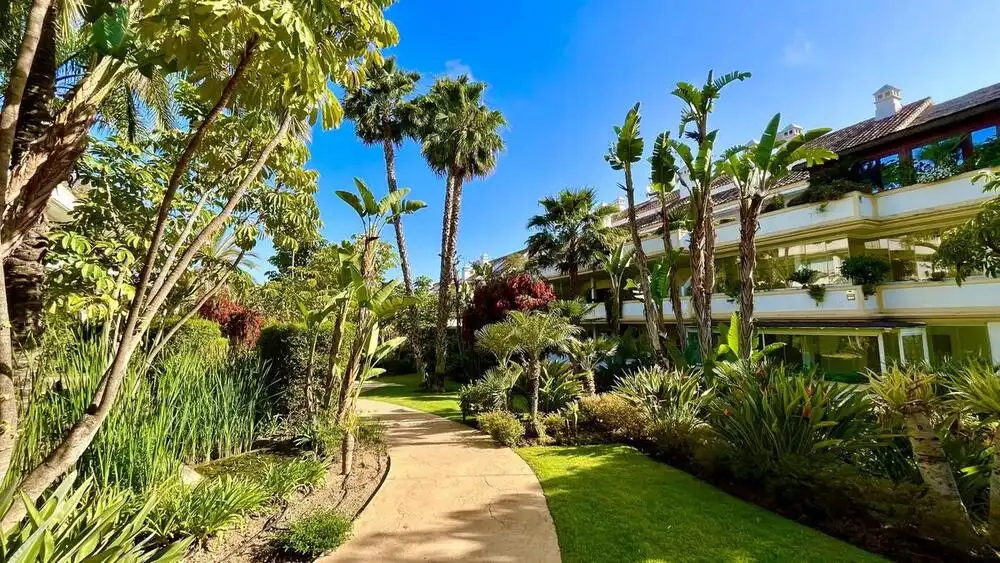 Exterior view of Ground floor for rent in Marbella  with Air Conditioner, Private garden and Terrace