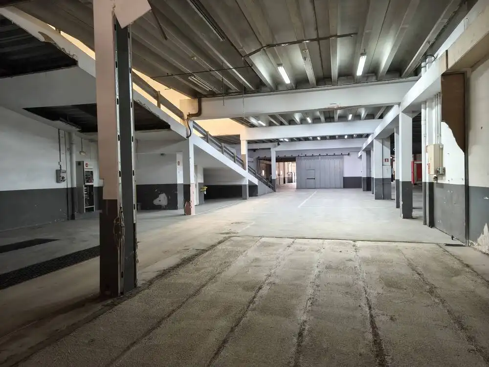 Industrial building to rent in Almeda - El Corte Inglés, imagen 12