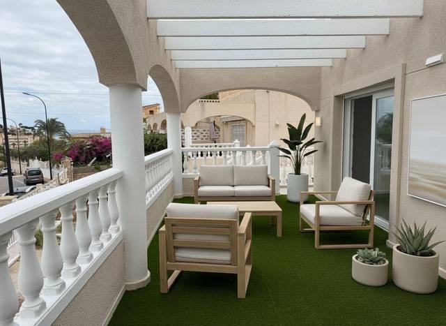 Casa adosada en Venta en Carrer de Torrevella en Pueblo Acantilado - Lanuza