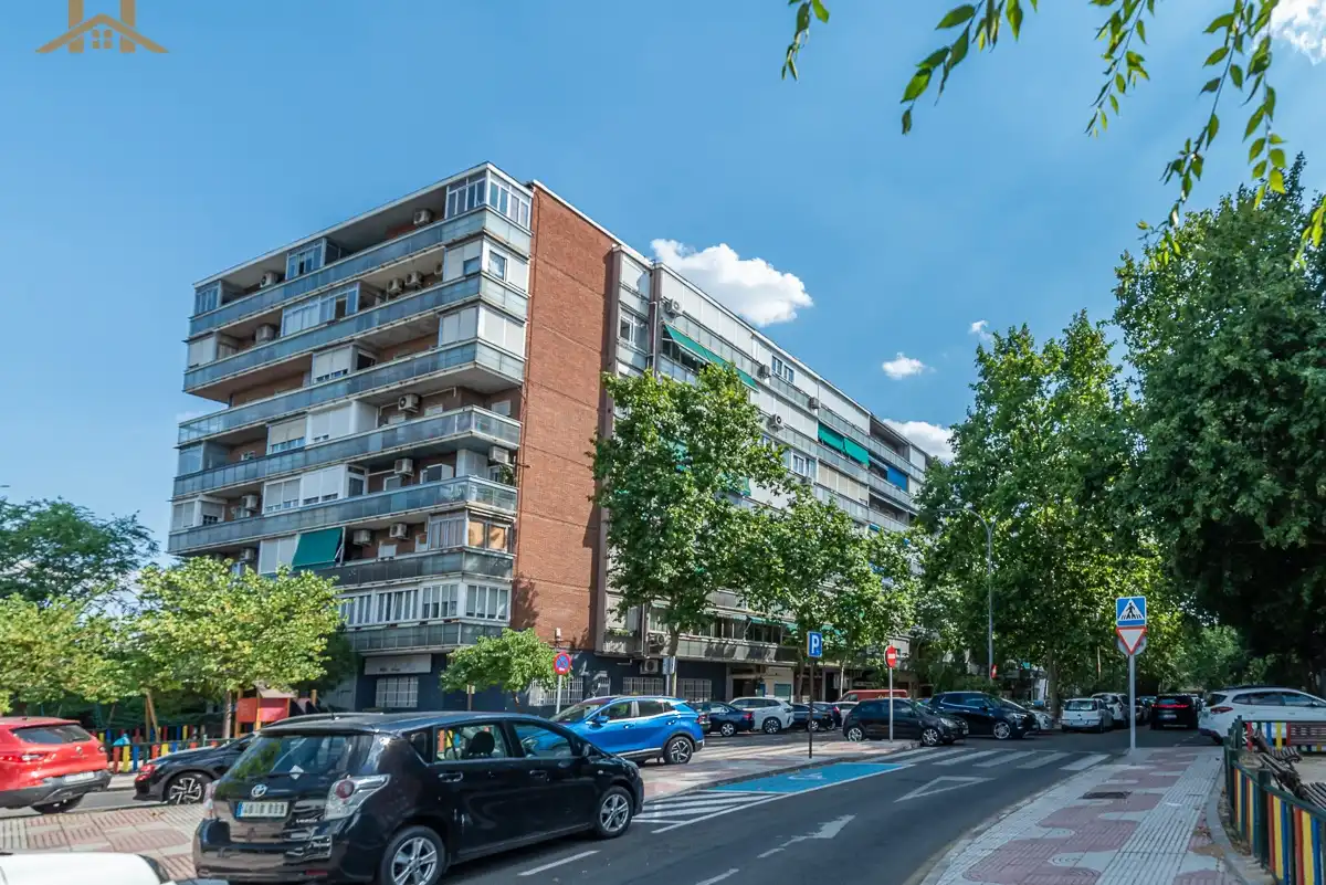 Außenansicht von Wohnung zum Verkauf in Alcorcón mit Heizung, Terrasse und Ofen