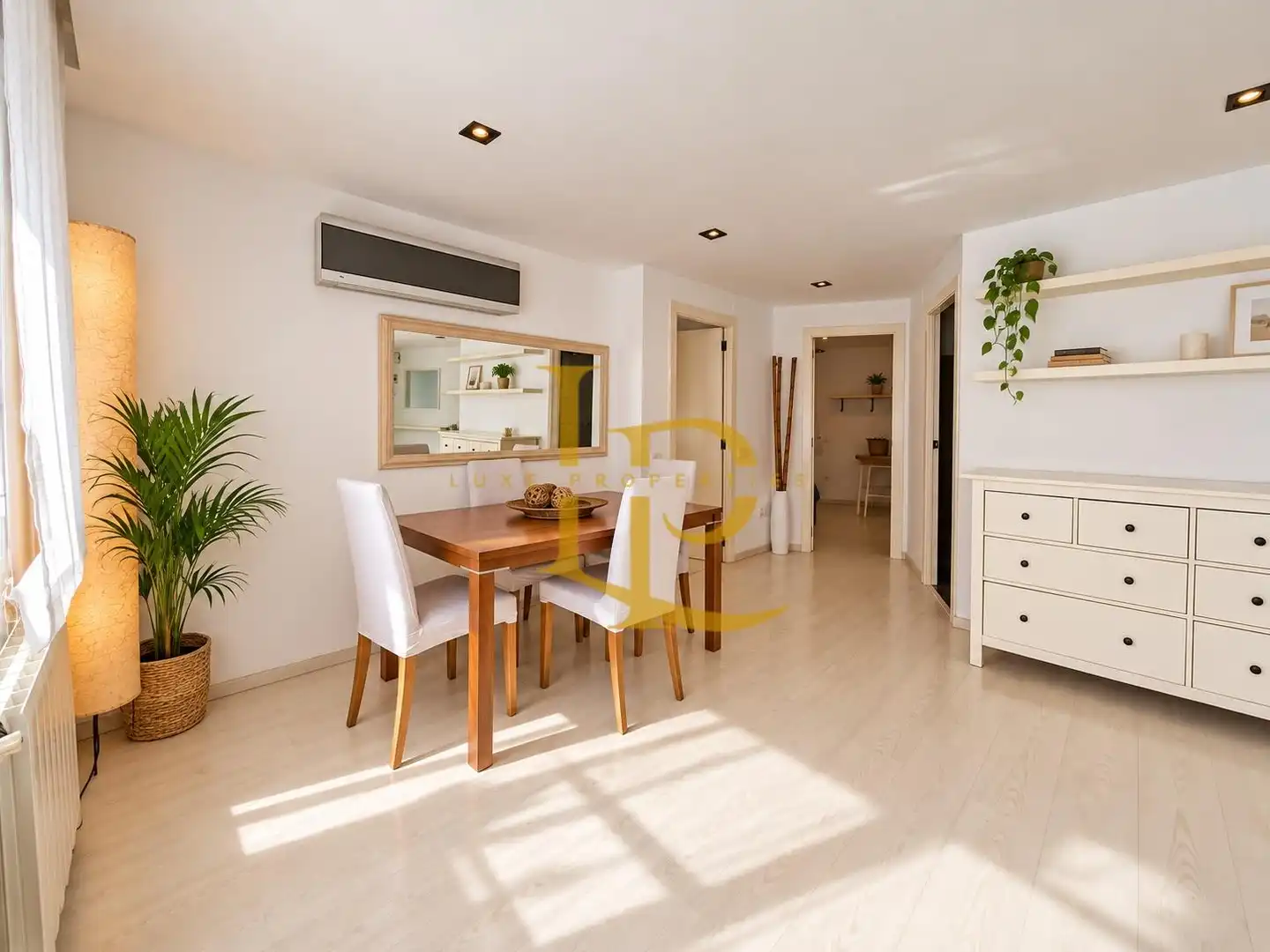 Dining room of Flat for sale in Cerdanyola del Vallès  with Air Conditioner, Heating and Oven