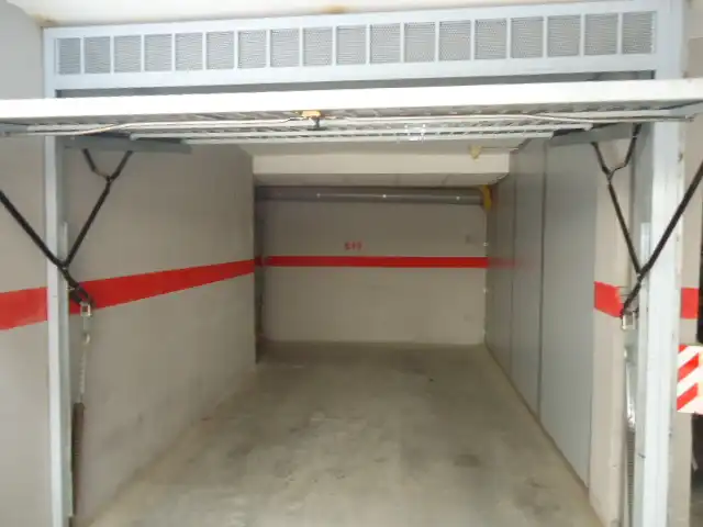 Parkplatz von Wohnungen zur Miete in Armilla mit Heizung und Möbliert