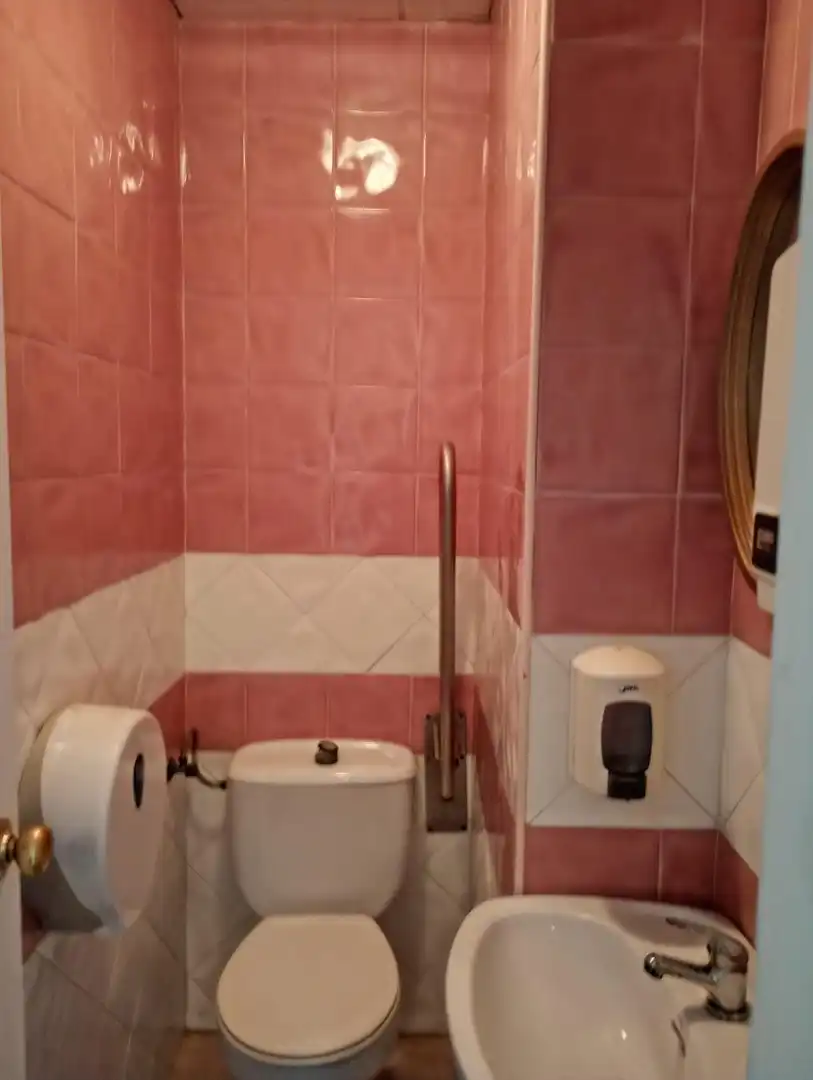 Baño de Local en venta en Cádiz