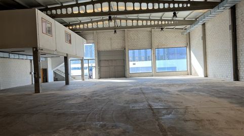 Foto 2 von Fabrikhallen zum Verkauf in Rúa Hedras, O Milladoiro, Ames