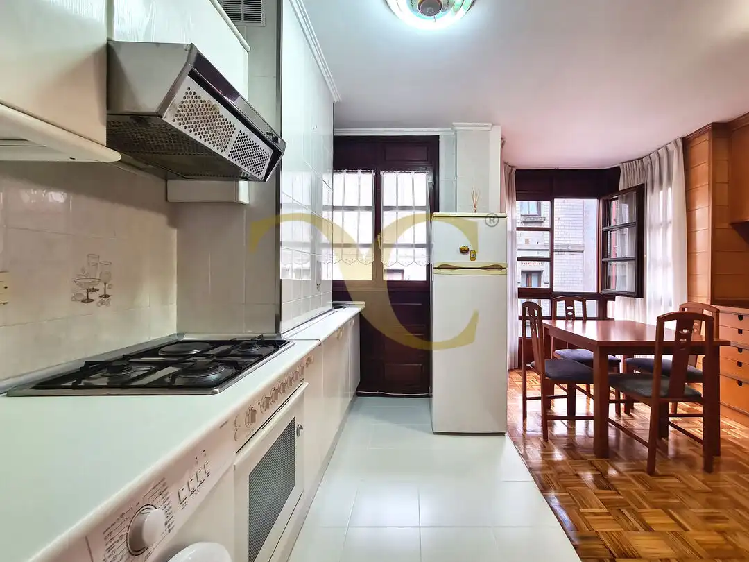 Cocina de Dúplex en venta en Gijón  con Calefacción