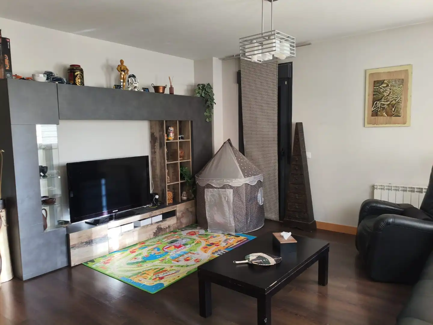 Sala d'estar de Casa adosada en venda en Olías del Rey amb Terrassa i Balcó