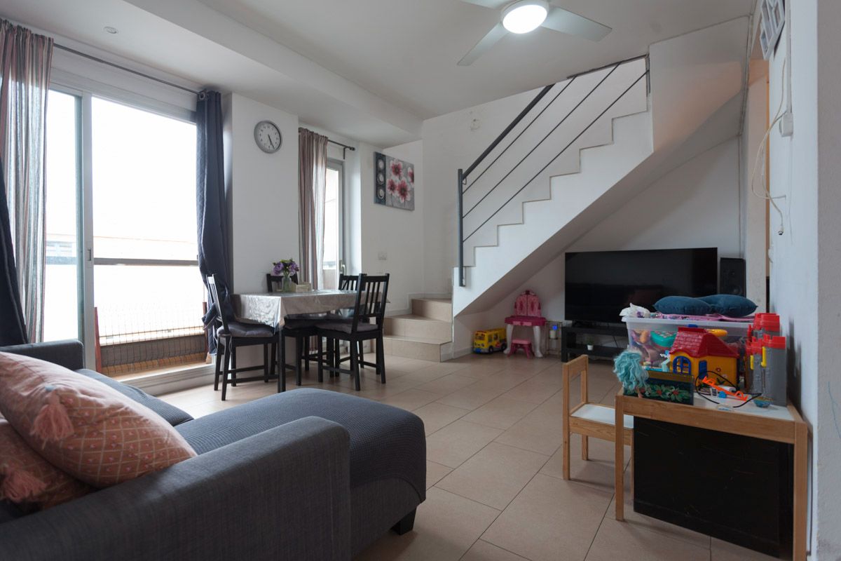 Living room of Duplex for sale in Terrassa