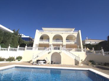 Villa con piscina in vendita a Solymar