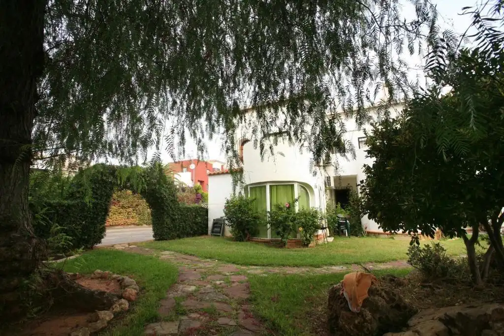 Jardí de Apartament de lloguer en Dénia amb Calefacció, Balcó i Piscina comunitària