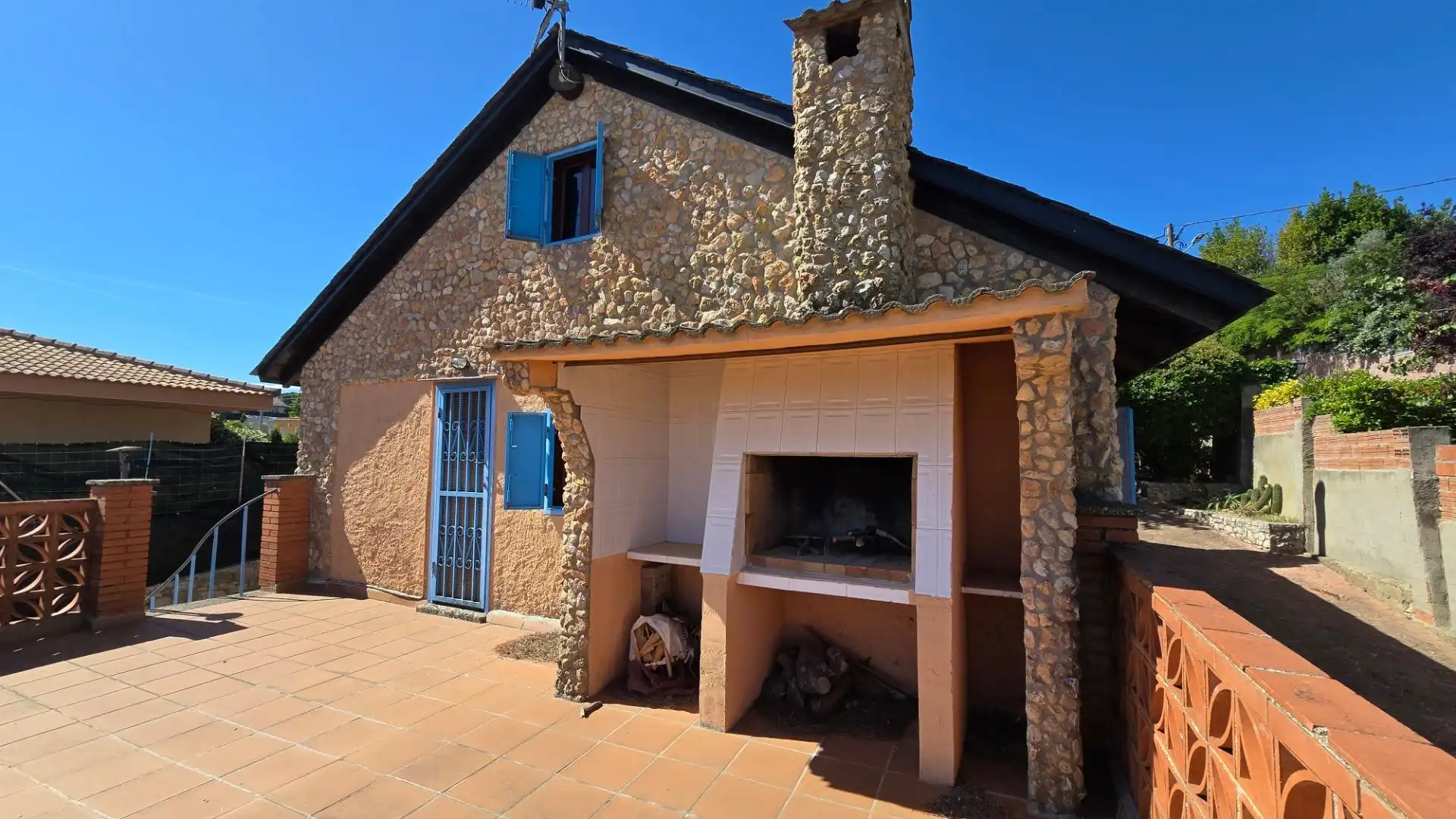Vista exterior de Casa o chalet en venta en La Torre de Claramunt con Jardín privado y Terraza