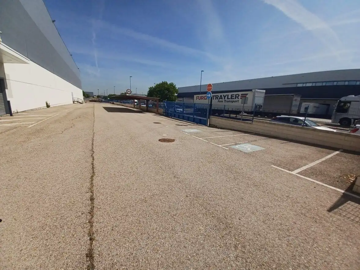 Industrial building to rent in Calle Tesla, imagen 7