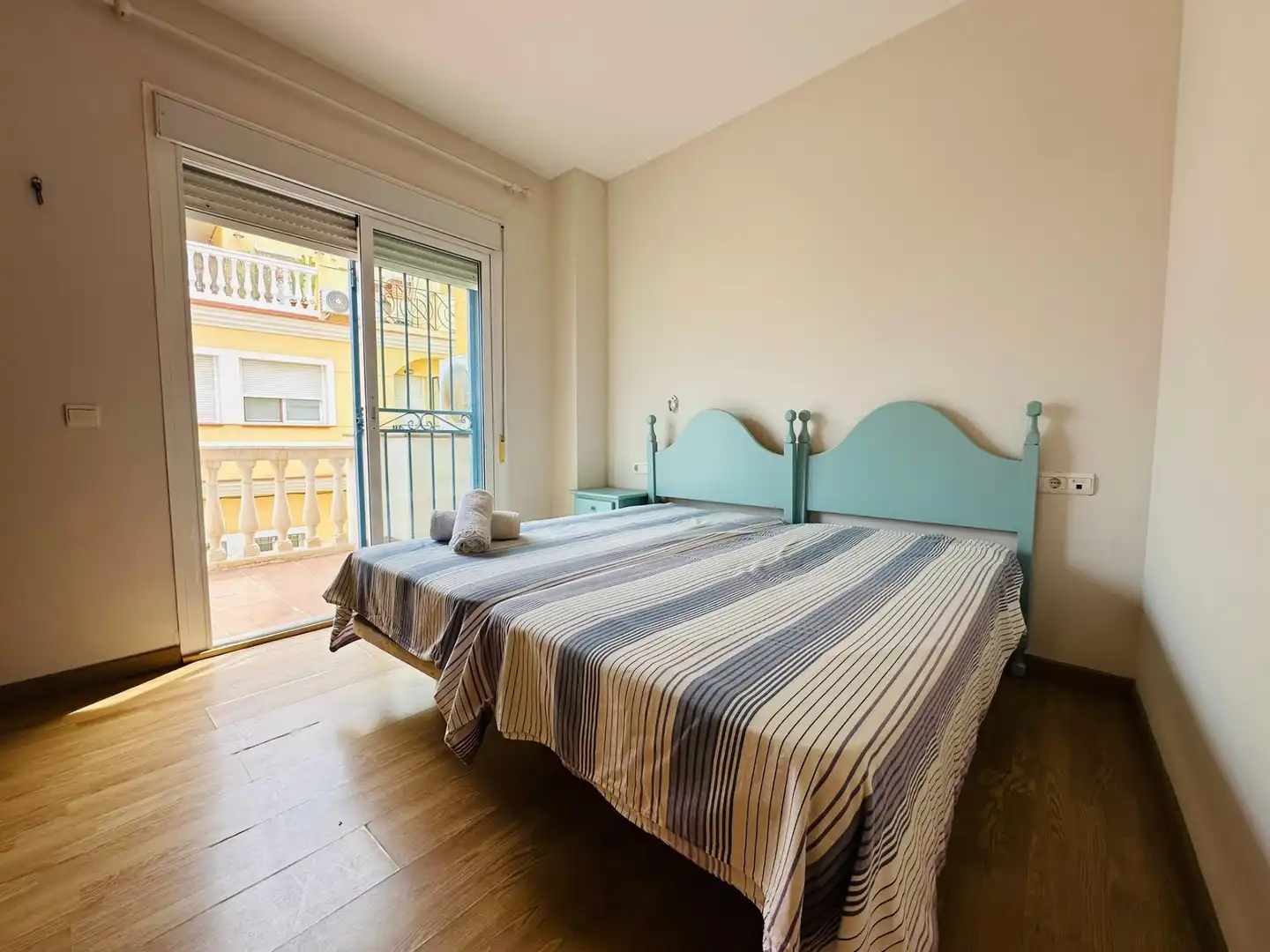 Dormitori de Casa adosada en venda en Málaga amb Terrassa i Alarma