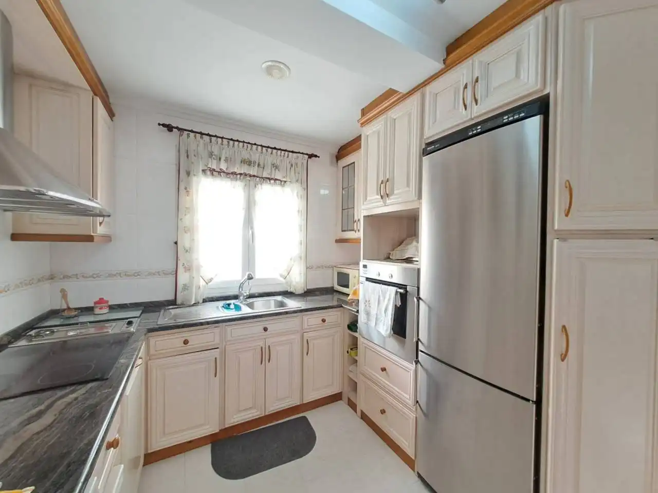 Cocina de Casa adosada en venta en Villagonzalo Pedernales con Calefacción, Jardín privado y Terraza
