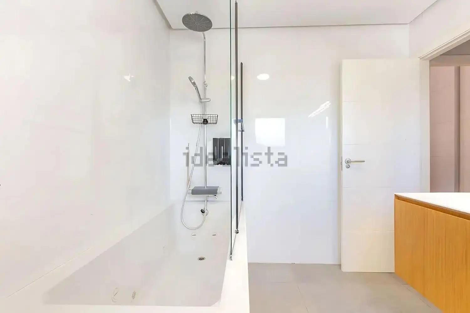 Bany de Casa o xalet en venda en L'Eliana amb Jardí privat, Terrassa i Piscina