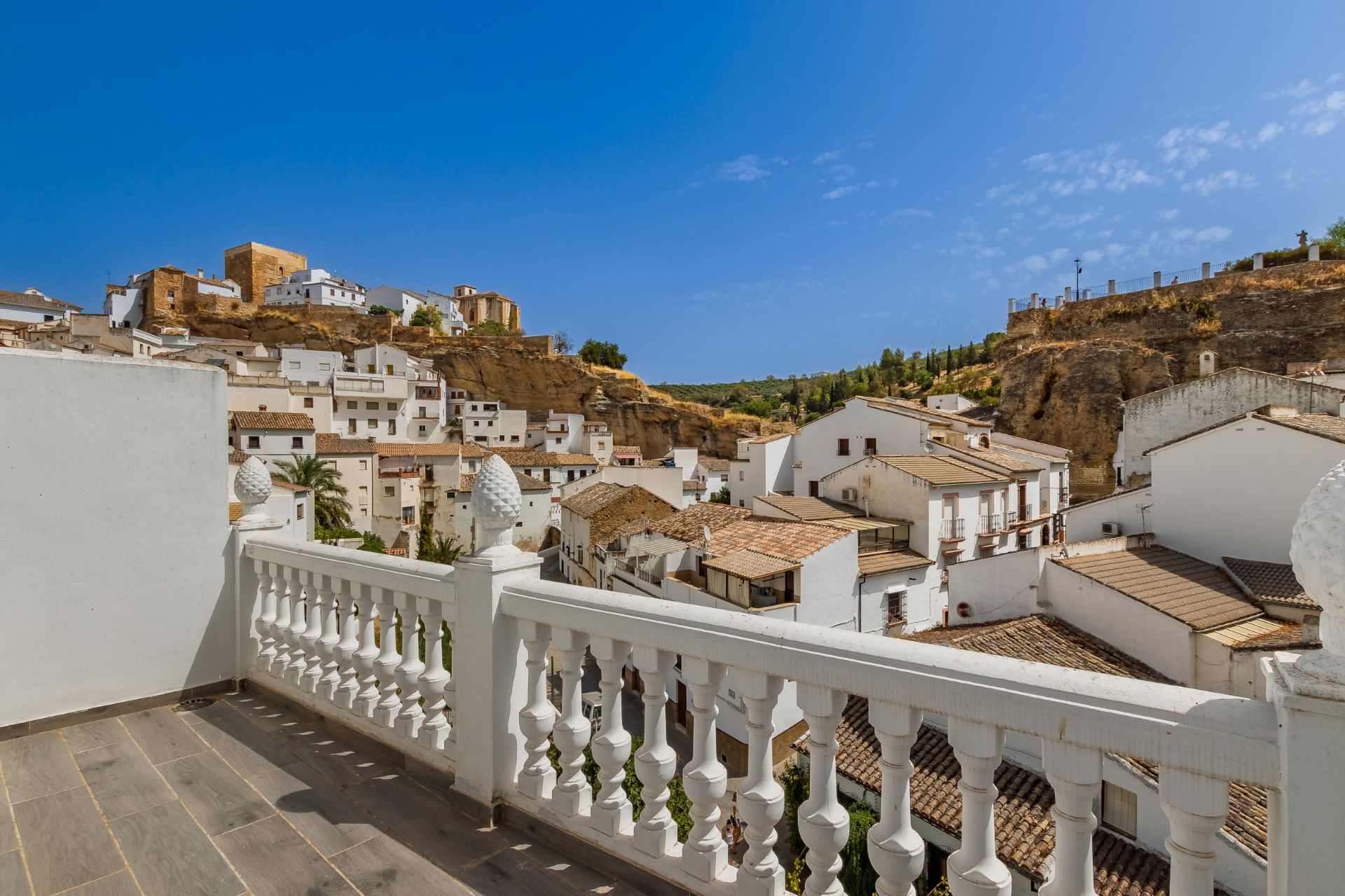 Vista exterior de Casa o xalet en venda en Setenil de las Bodegas amb Balcó