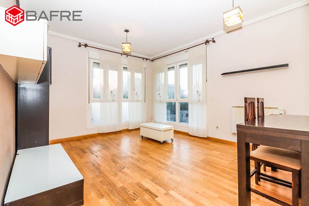 Sala de estar de Piso en venta en  Madrid Capital