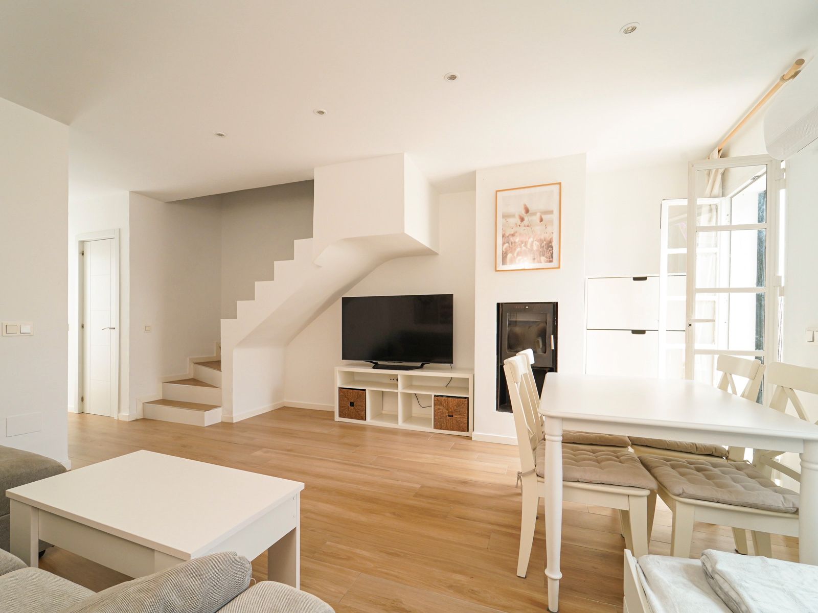 Living room of Duplex for sale in Benalmádena  with Air Conditioner, Terrace and Community pool