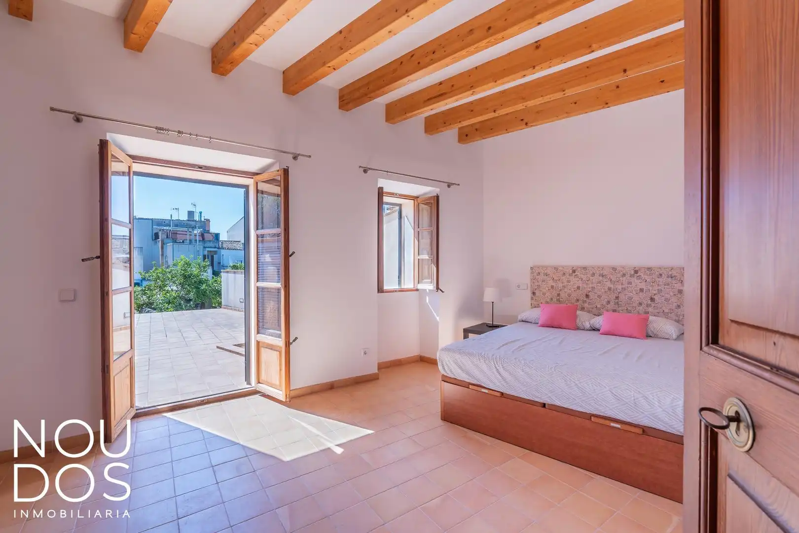 Schlafzimmer von Country house zum Verkauf in Llucmajor mit Klimaanlage, Heizung und Privatgarten