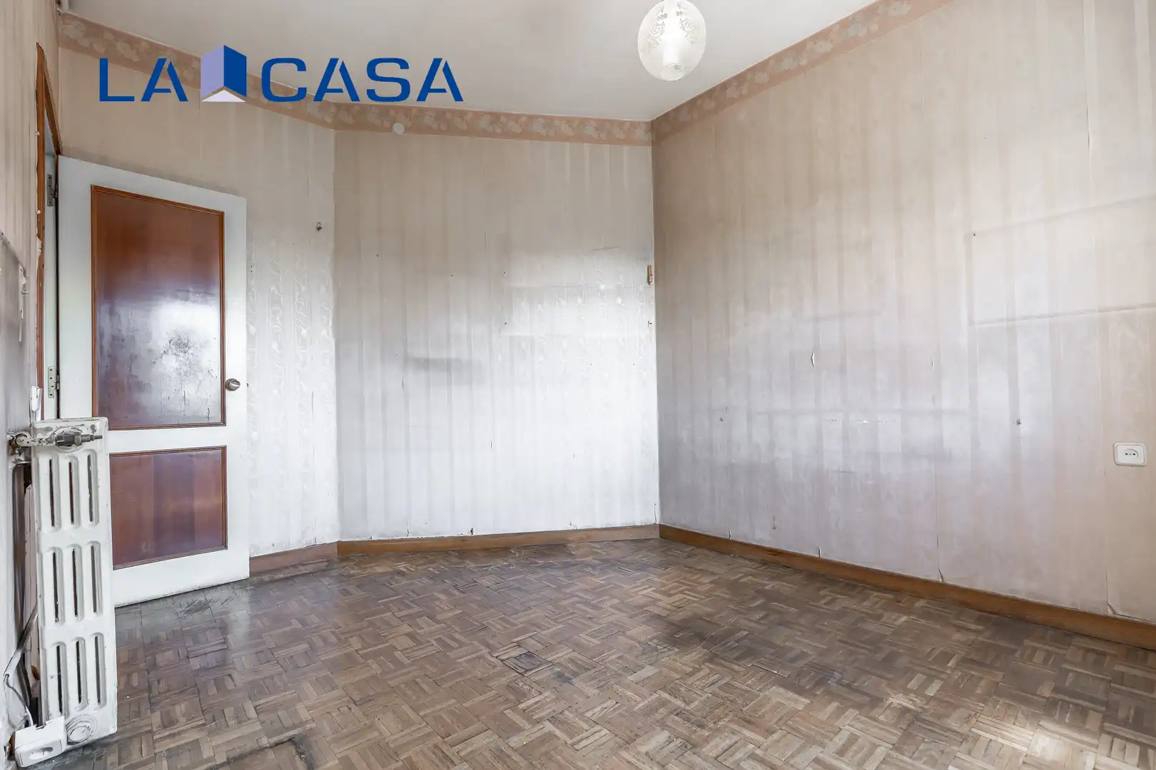 Piso en venta en Madrid con Calefacción, Terraza y Trastero