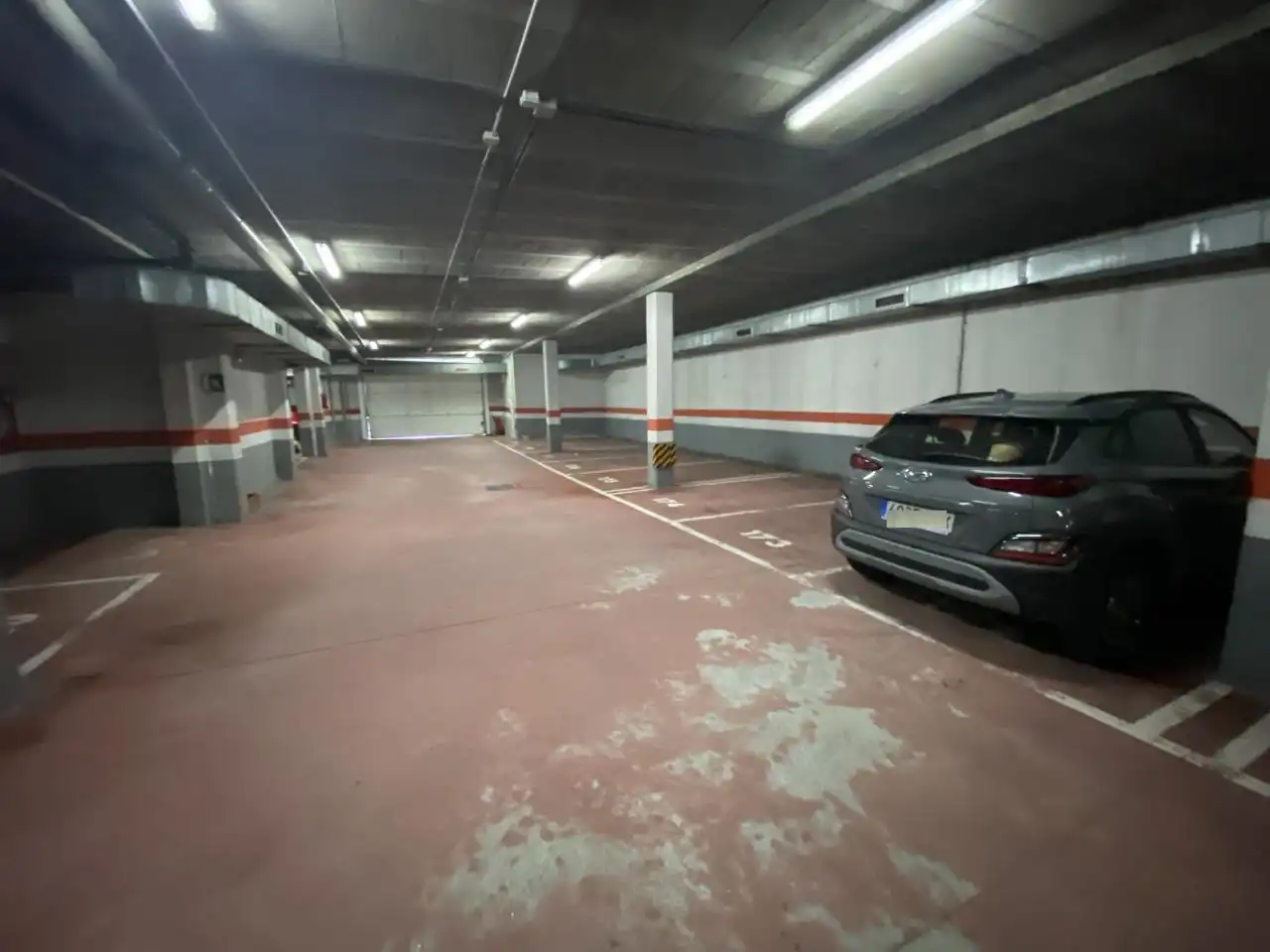 Parking de Piso de alquiler en A Coruña Capital  con Calefacción y Amueblado