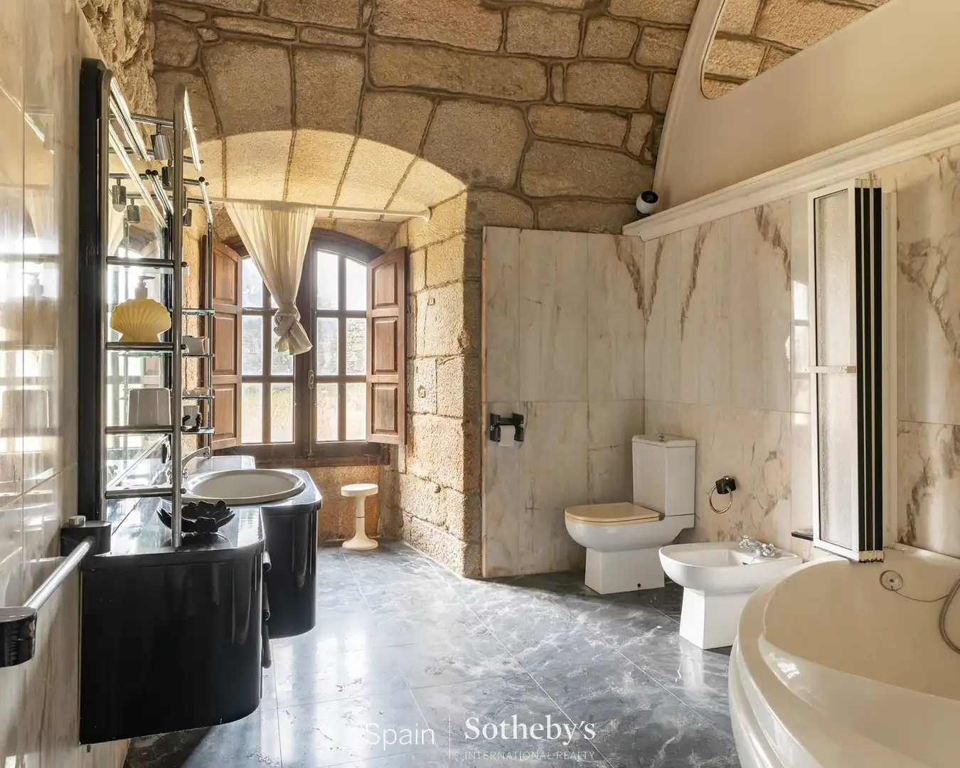 Baño de Finca rústica en venta en Cee con Jardín privado, Terraza y Trastero