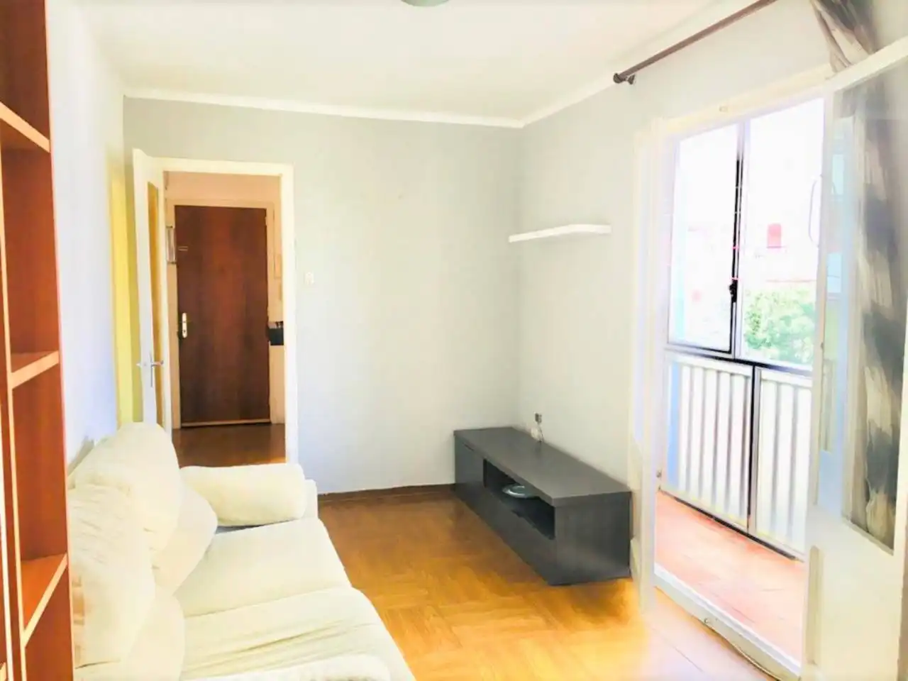 Sala de estar de Piso en venta en Vilanova i la Geltrú con Balcón