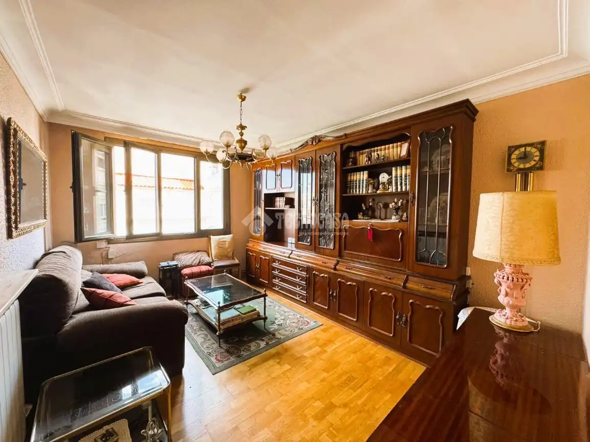 Sala de estar de Piso en venta en Zaragoza con Calefacción y Parquet