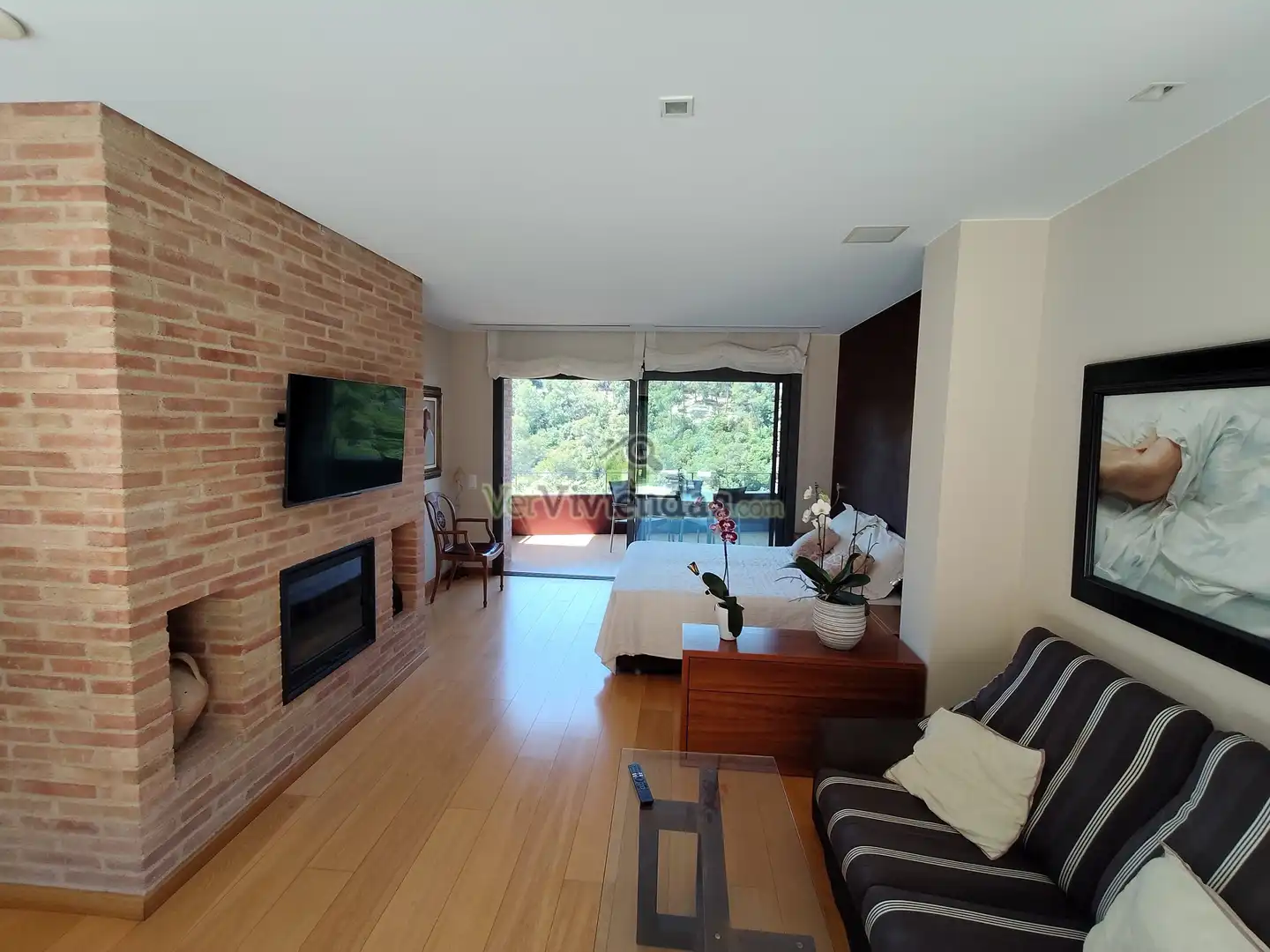 Sala d'estar de Casa o xalet en venda en Sant Cugat del Vallès amb Aire condicionat, Calefacció i Jardí privat