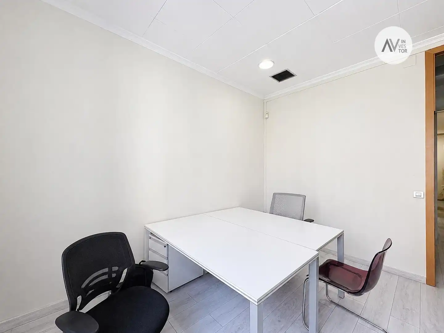 Office for rent in Barcelona  with Air Conditioner, Heating and Storage room