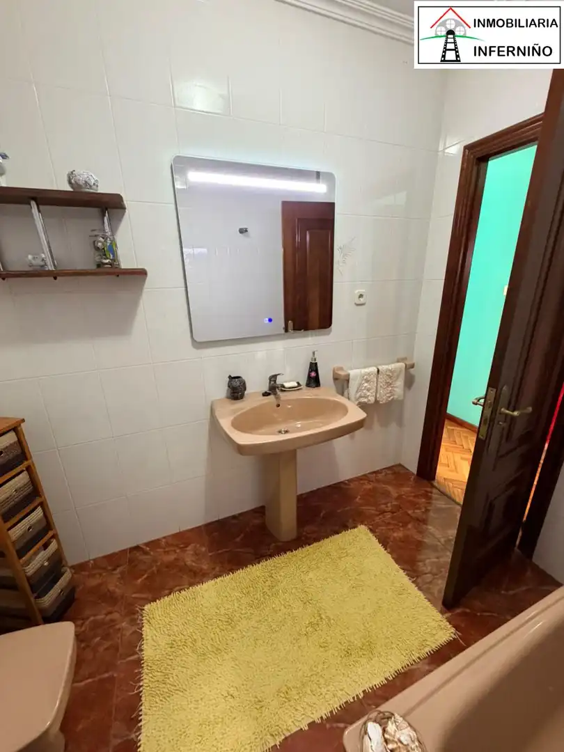 Bathroom of Flat for sale in A Malata - Catabois - Ciudad Jardín