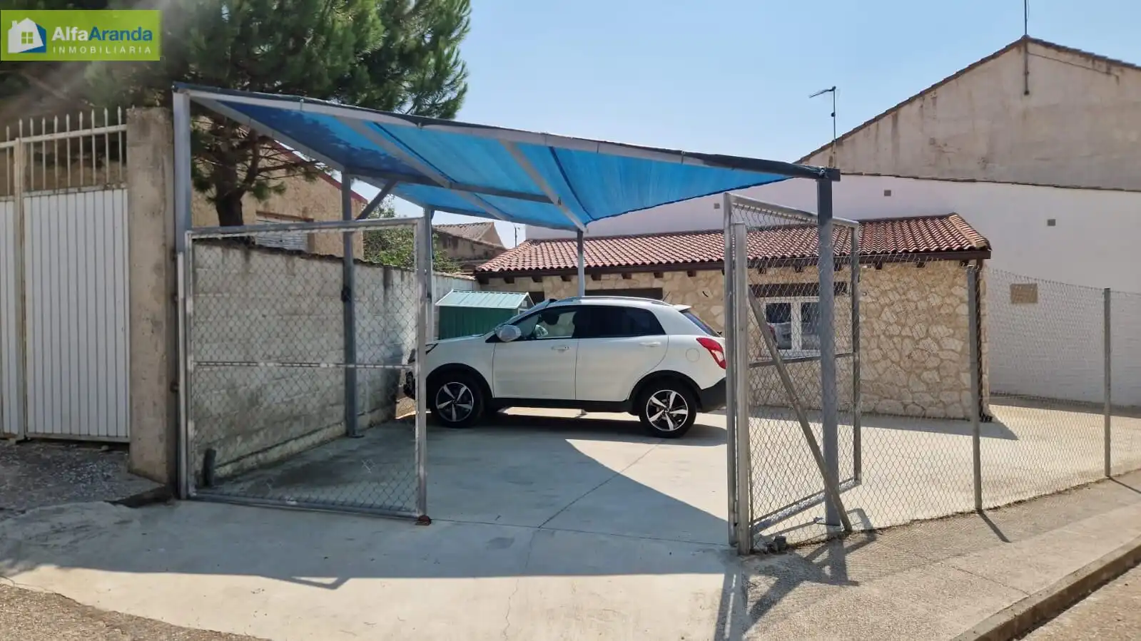 Parking of Houses for sale in Pedrosa de Duero