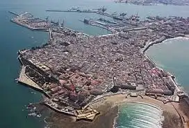 Vista exterior de Edificio en venta en Cádiz