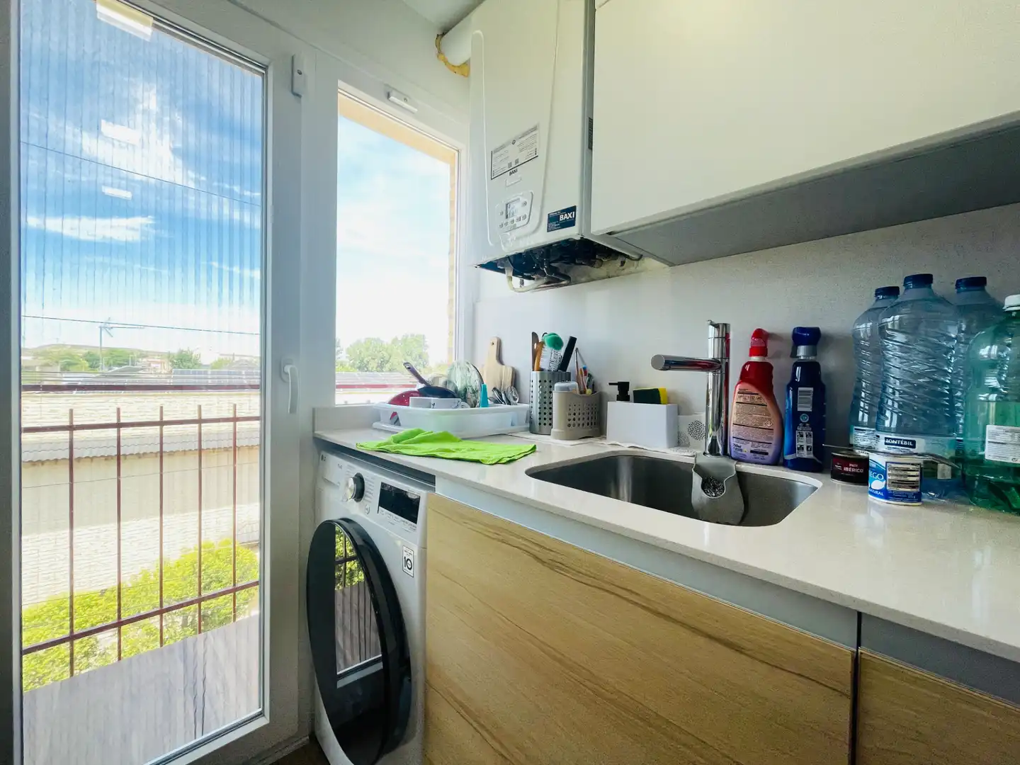 Balcony of Flat for sale in Cadrete  with Air Conditioner, Heating and Private garden